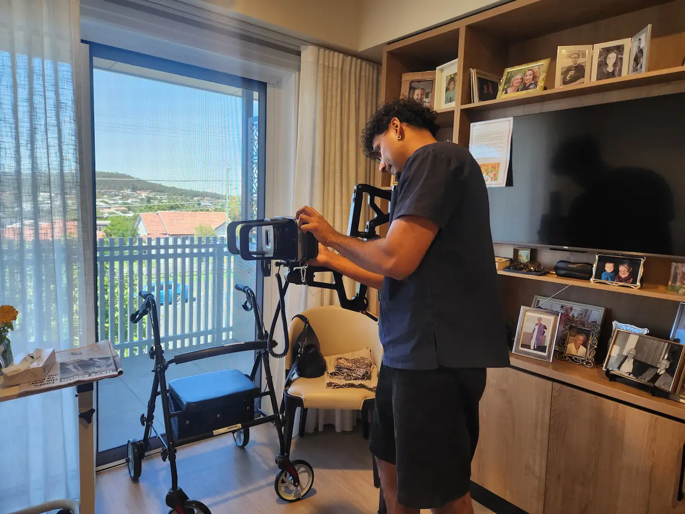 Portable imaging equipment set up for in-home mobile healthcare
